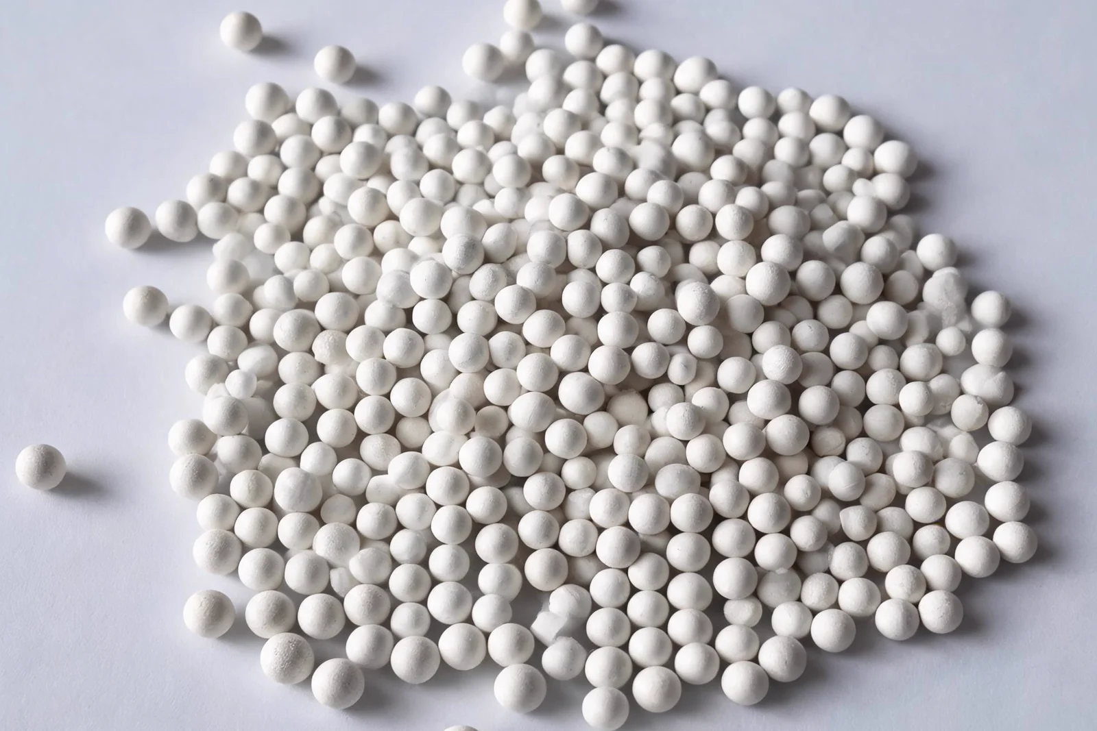 Representative molecular sieve bead photograph for IG product selection